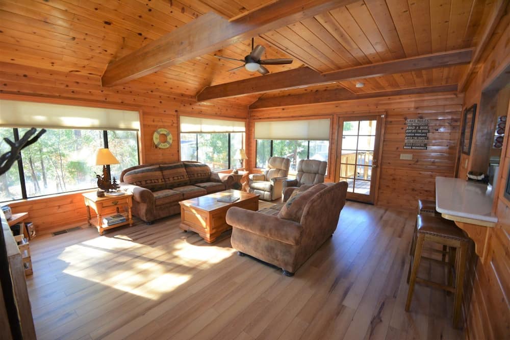 Photo of Livingroom in Bass Lake