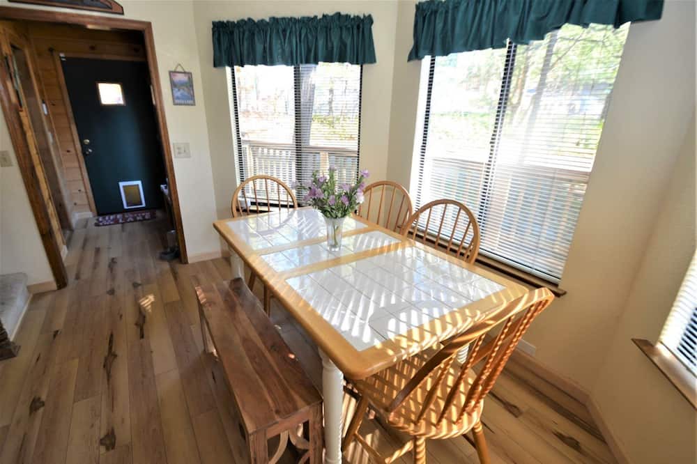 Photo of Livingroom in Bass Lake