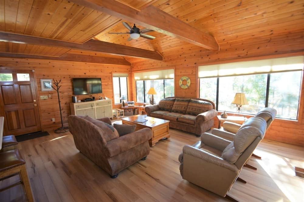 Photo of Livingroom in Bass Lake