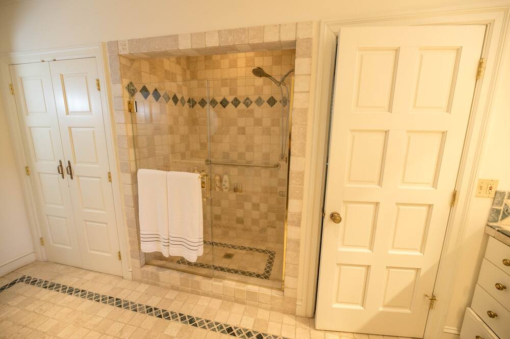 Photo of Bathroom in Los Altos Hills