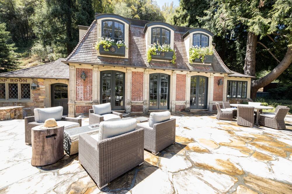 Photo of Patio Balcony in Los Altos Hills
