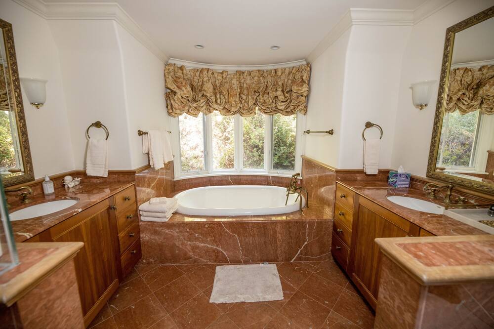 Photo of Bathroom in Los Altos Hills