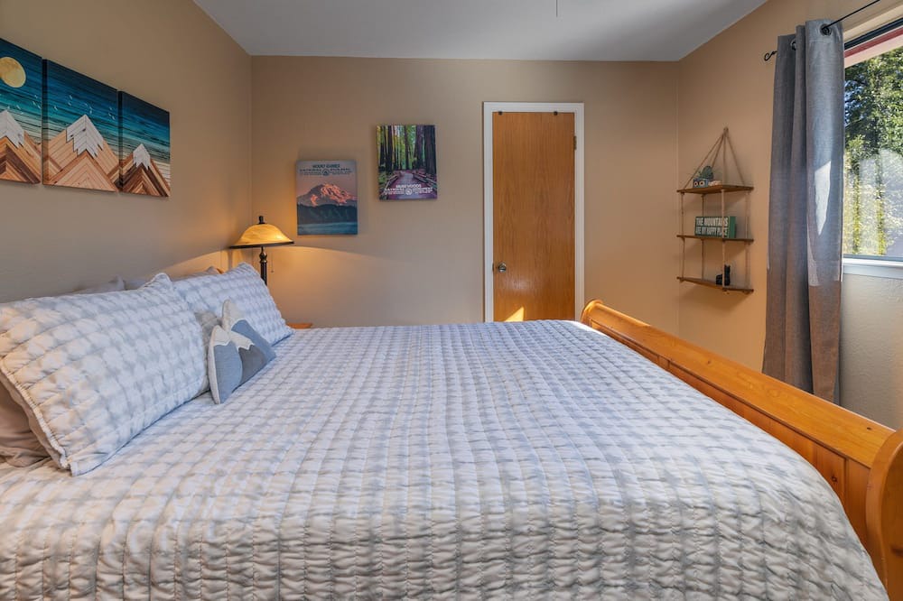 Photo of Bedroom in Cascadel Woods