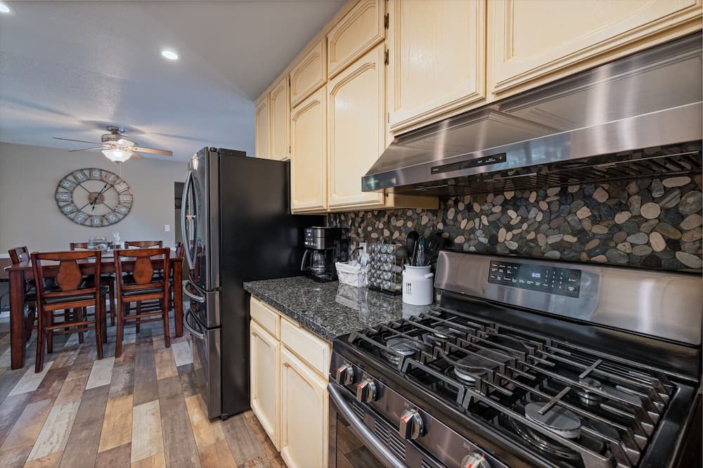 Photo of Kitchen in Cascadel Woods