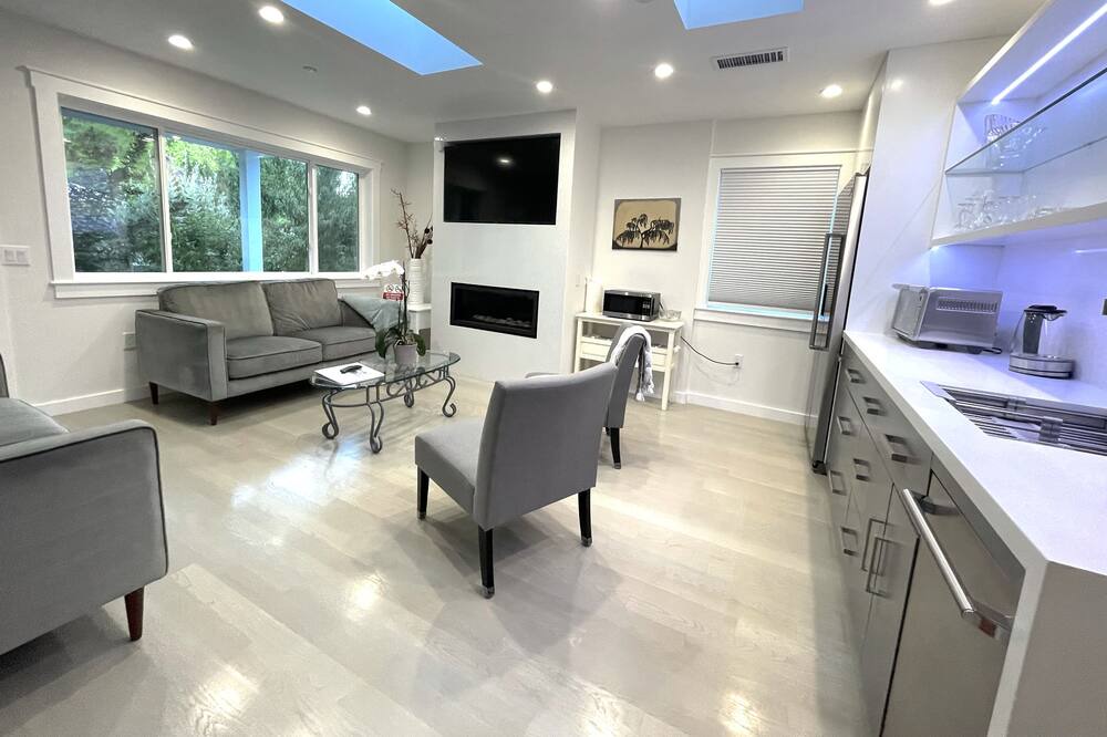 Photo of Livingroom in Santa Venetia