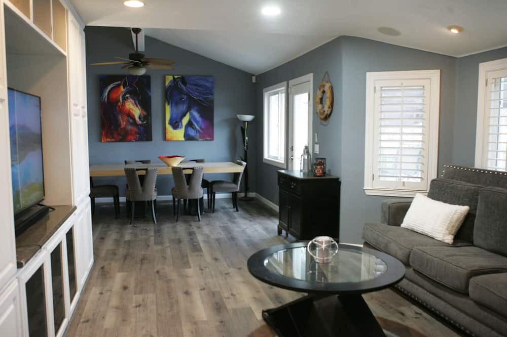 Photo of Livingroom in Discovery Bay