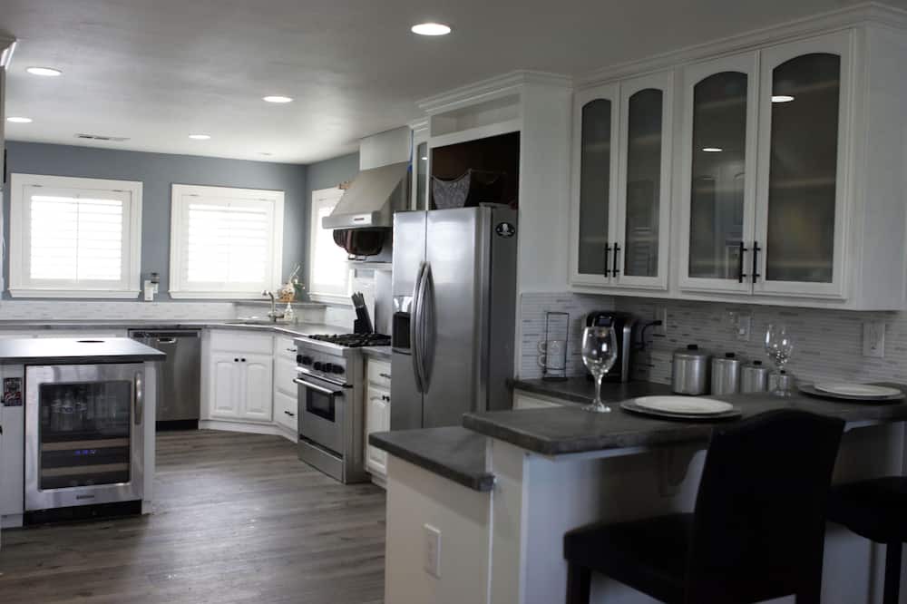 Photo of Kitchen in Discovery Bay