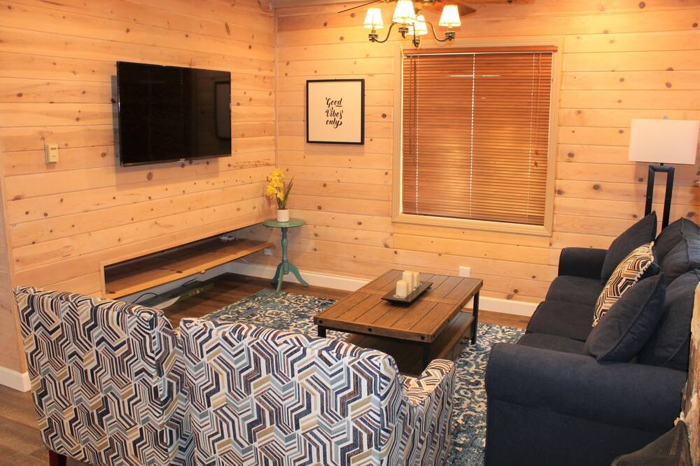 Photo of Livingroom in Bass Lake