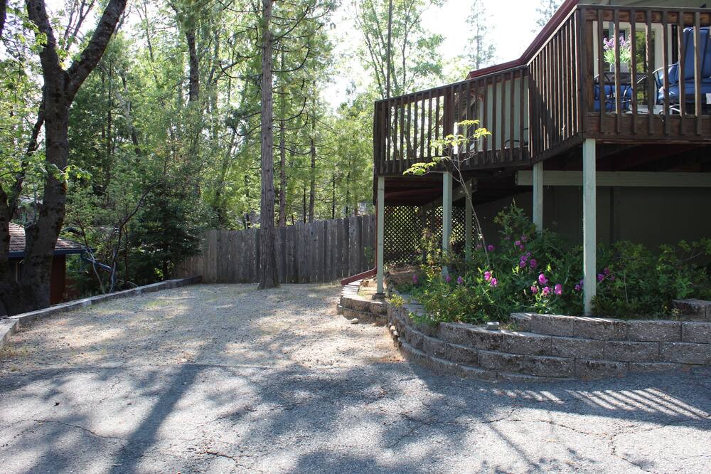 Photo of Outdoor in Bass Lake