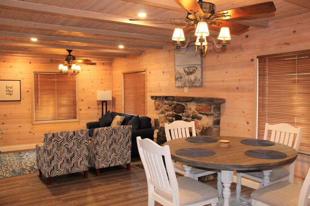 Photo of Livingroom in Bass Lake