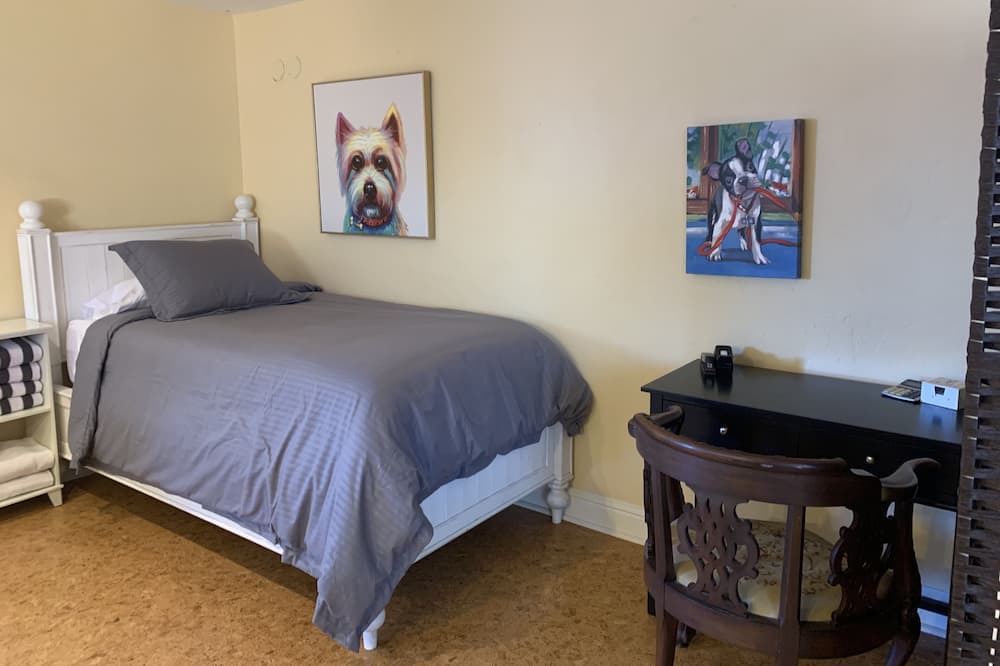 Photo of Bedroom in Monterey