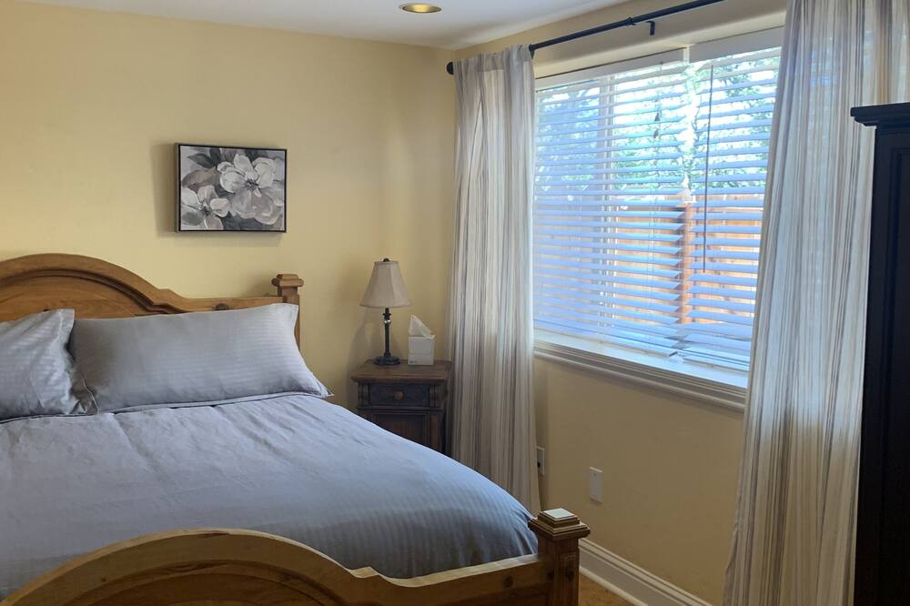 Photo of Bedroom in Monterey