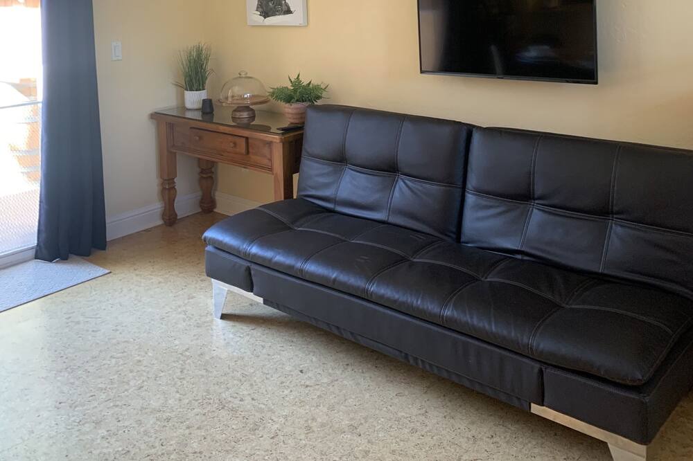 Photo of Livingroom in Monterey