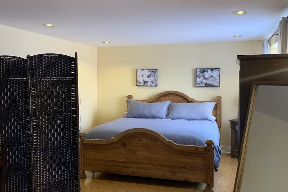 Photo of Bedroom in Monterey