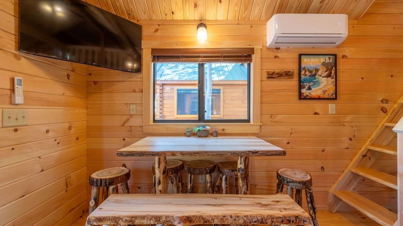Photo of Bedroom in Hollister
