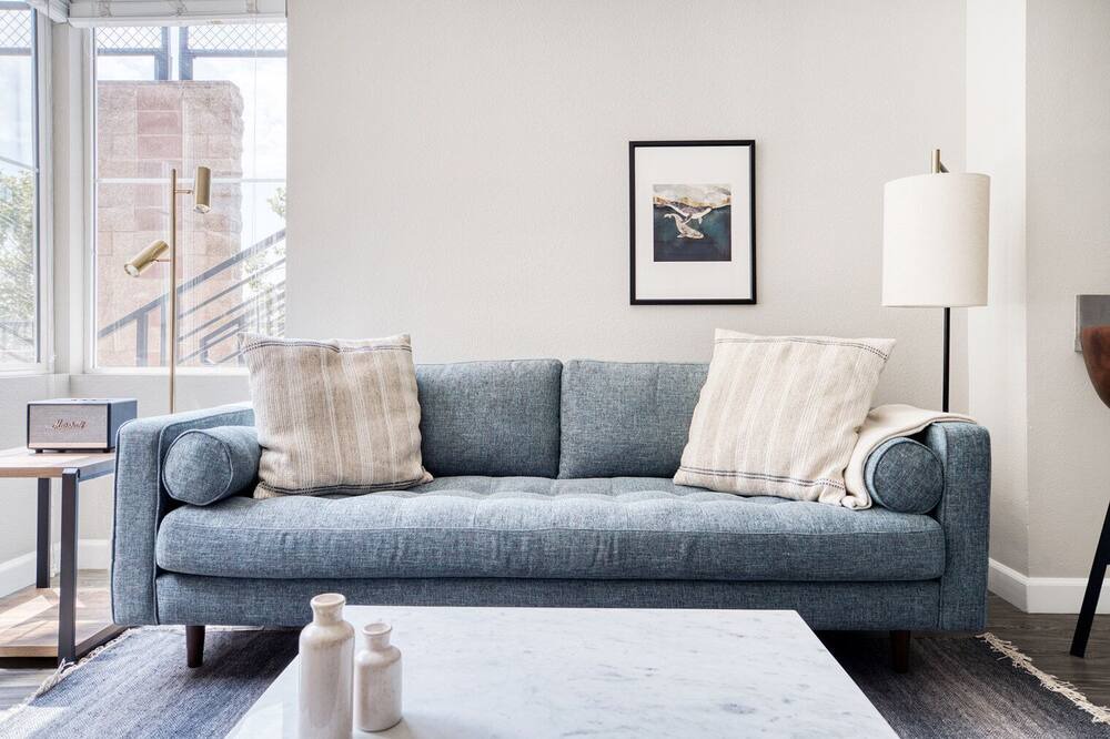 Photo of Livingroom in Emeryville
