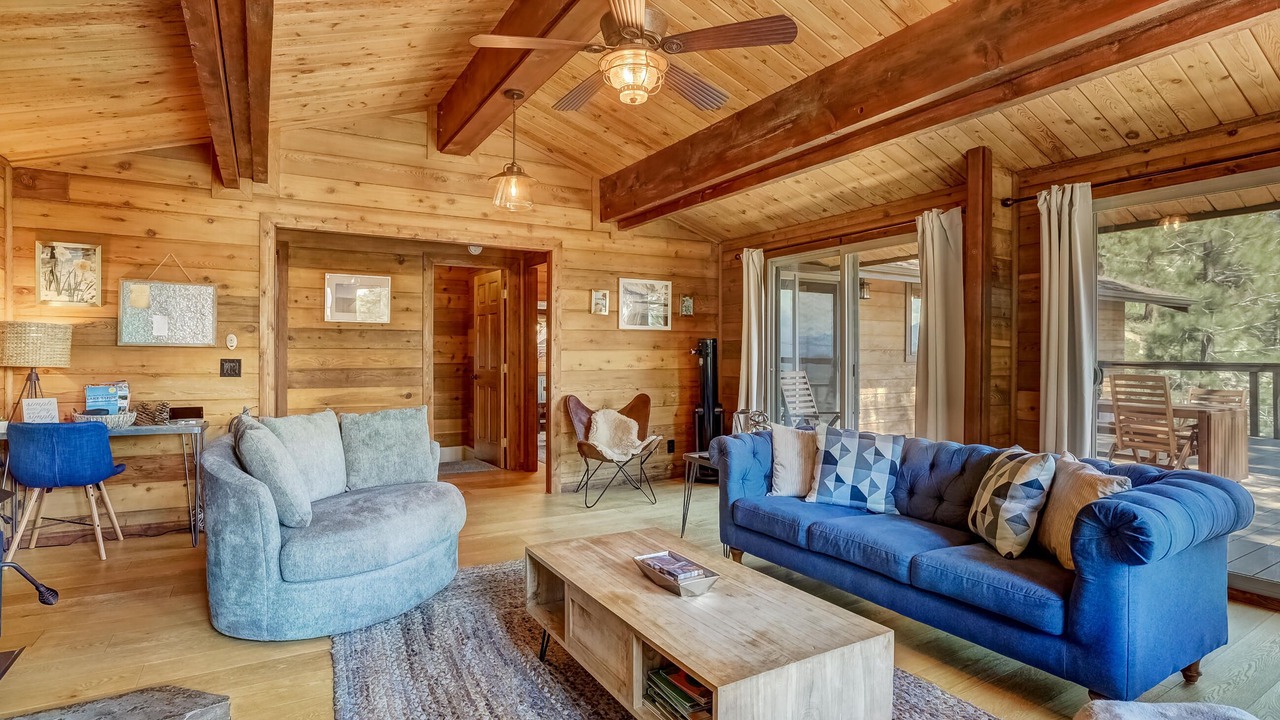 Photo of Livingroom in Lincoln Park