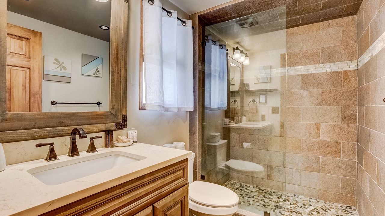 Photo of Bathroom in Lincoln Park