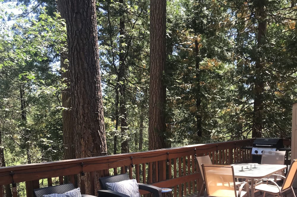 Photo of Patio Balcony in Mi-Wuk Village