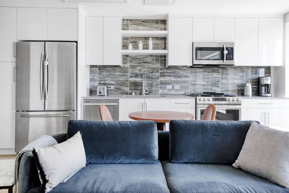 Photo of Livingroom in Downtown Oakland