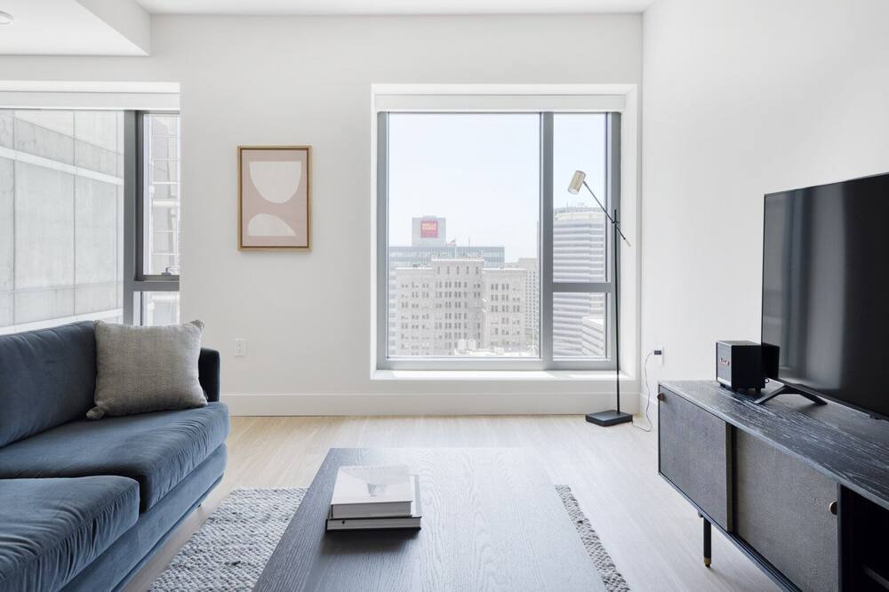 Photo of Livingroom in Downtown Oakland