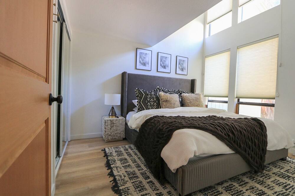 Photo of Bedroom in Kings Beach