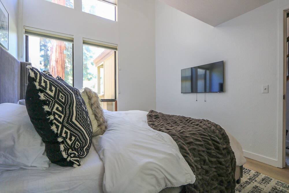 Photo of Bedroom in Kings Beach