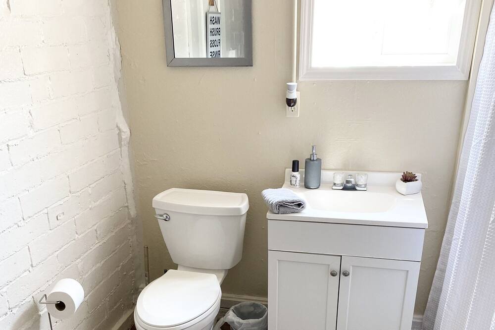 Photo of Bathroom in Lindsay