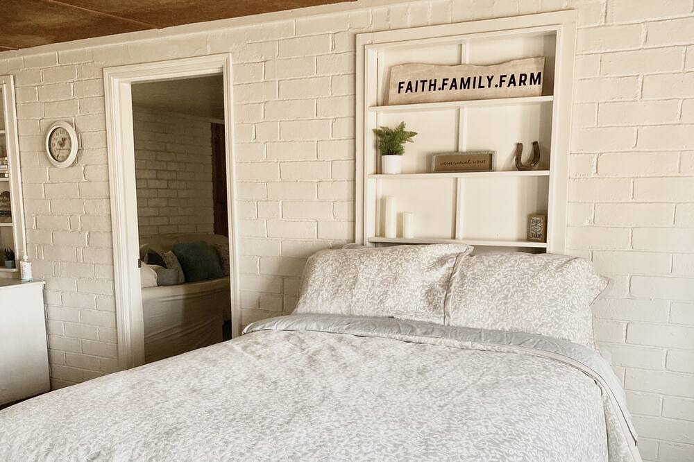 Photo of Bedroom in Lindsay