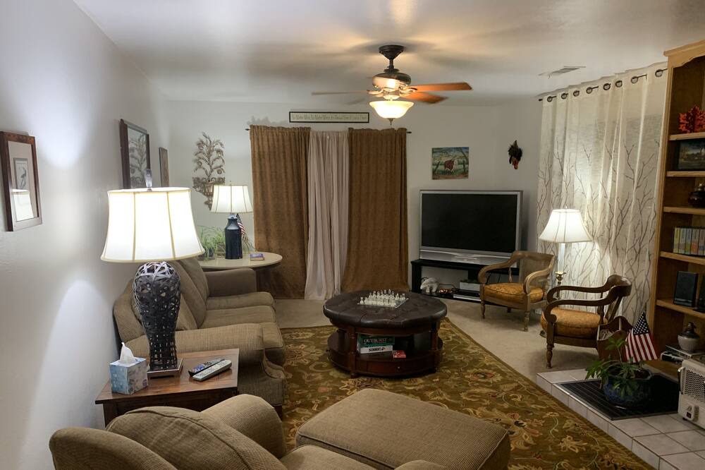 Photo of Bedroom in California Hot Springs
