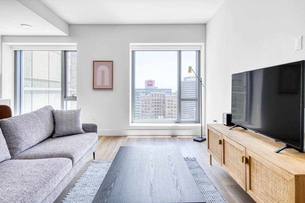 Photo of Livingroom in Downtown Oakland