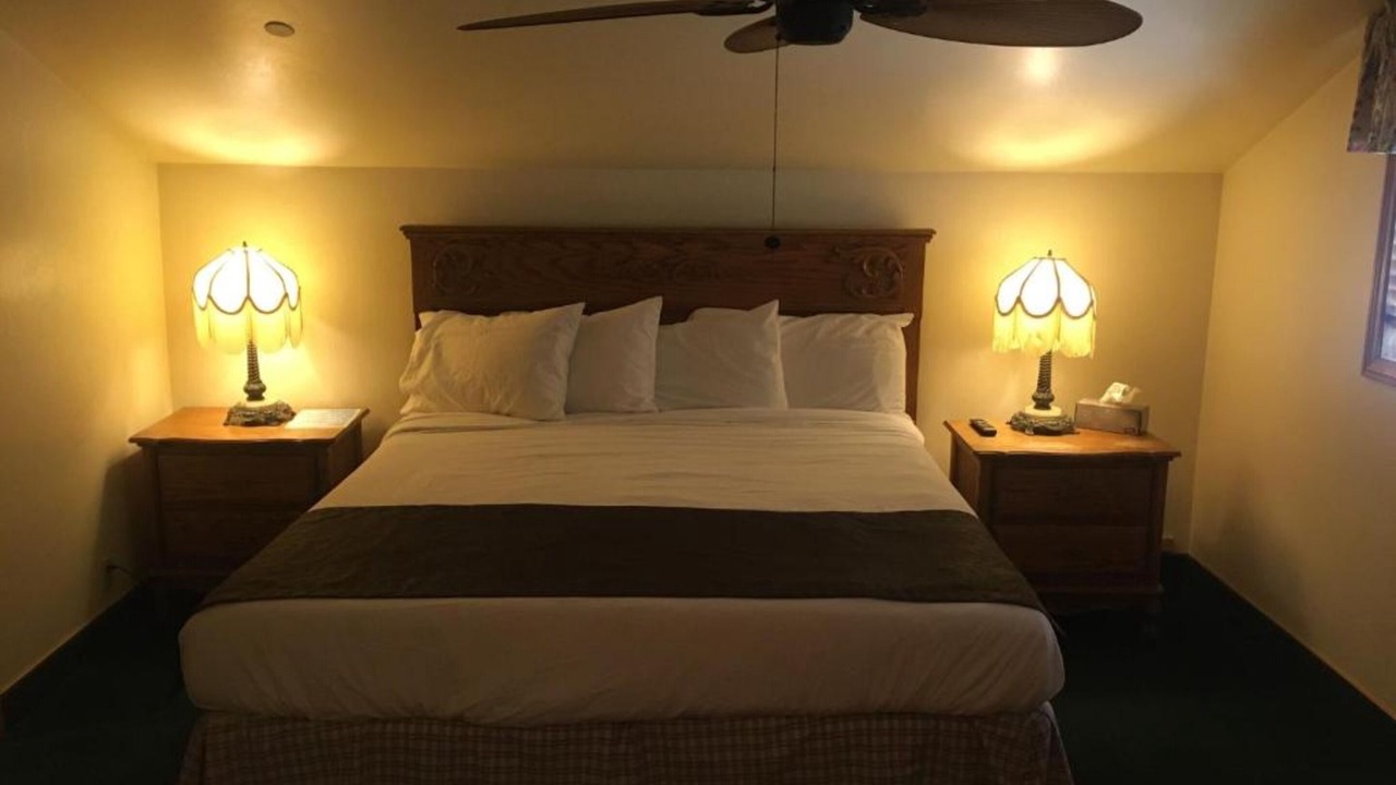 Photo of Bedroom in Kernville