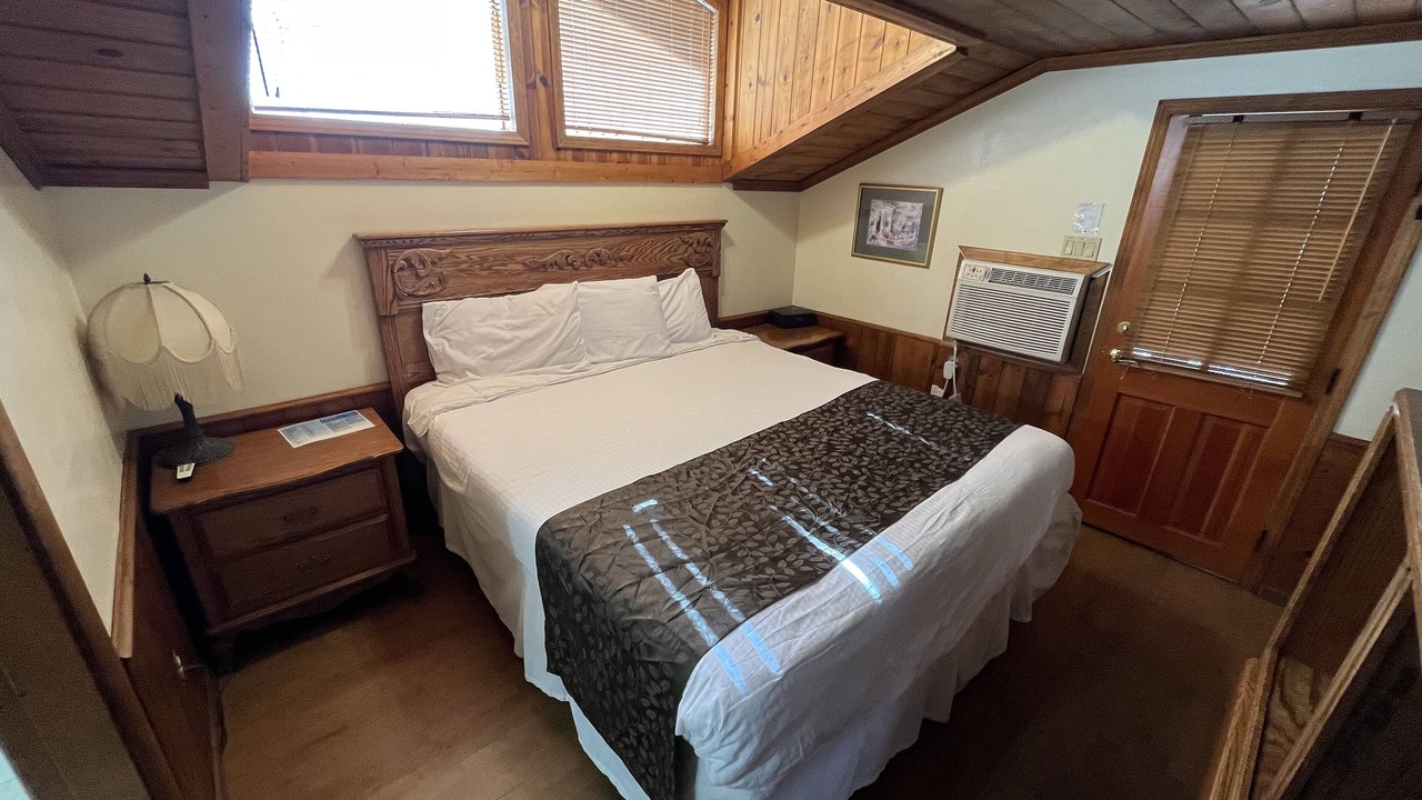 Photo of Bedroom in Kernville