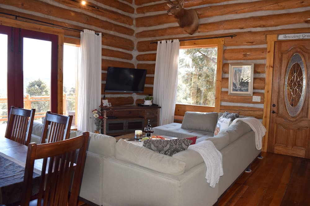 Photo of Livingroom in Reno