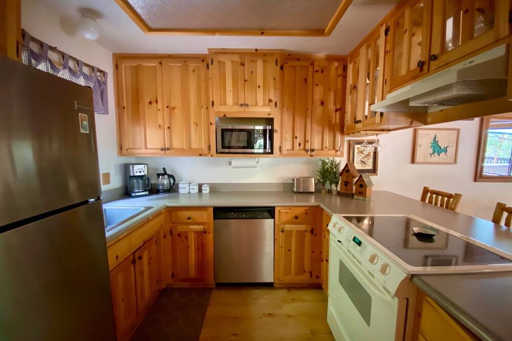 Photo of Kitchen in Shaver Lake