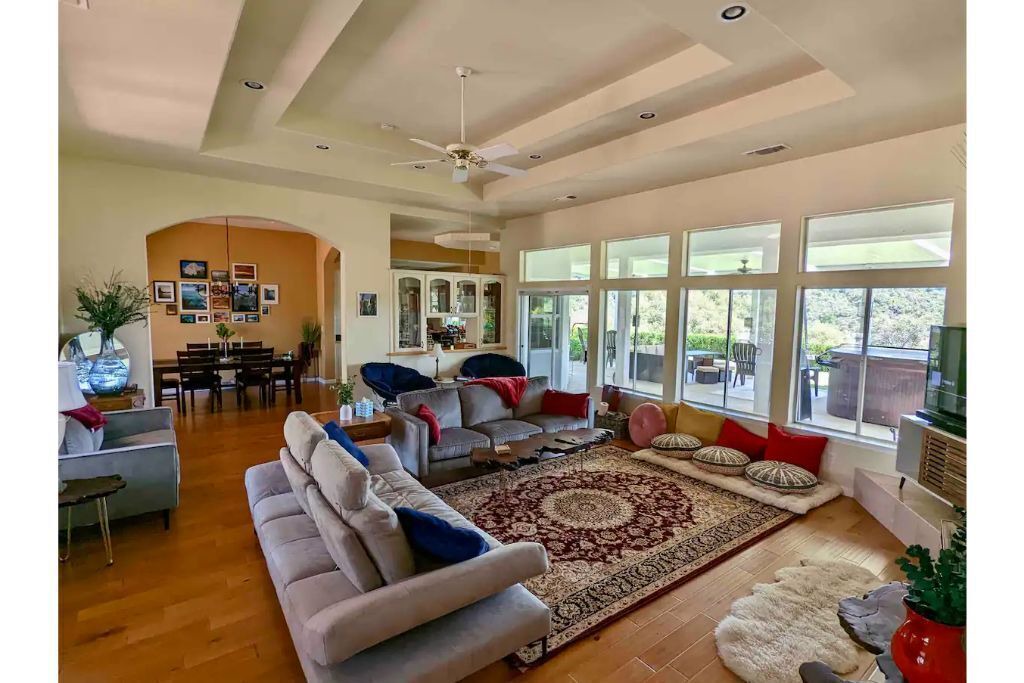 Photo of Livingroom in Oakhurst