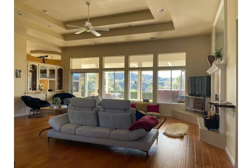 Photo of Livingroom in Oakhurst
