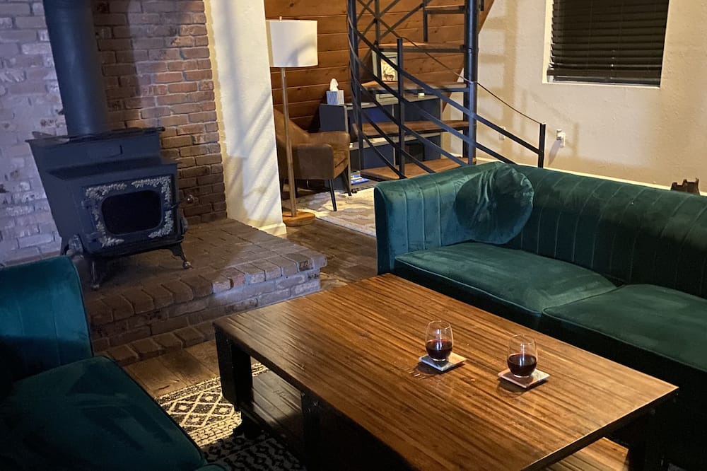 Photo of Livingroom in Exeter