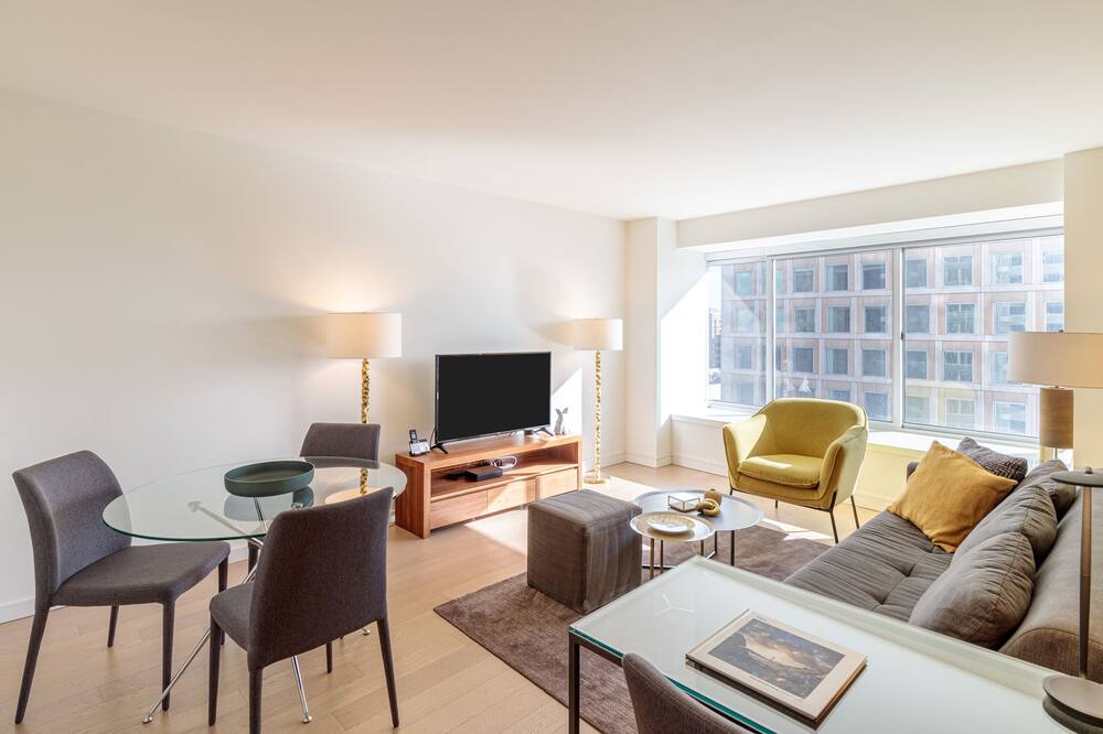 Photo of Livingroom in Downtown San Francisco