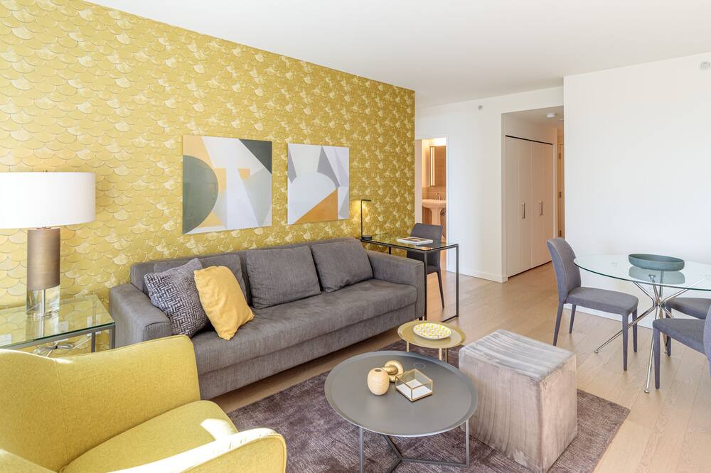 Photo of Livingroom in Downtown San Francisco