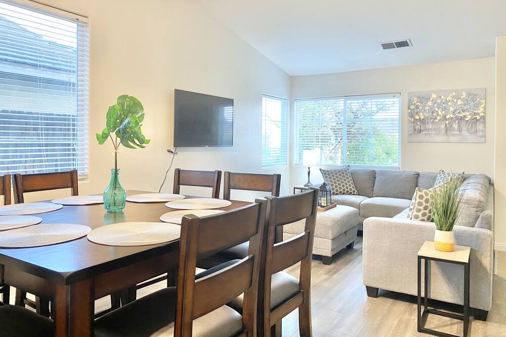 Photo of Livingroom in Rosedale