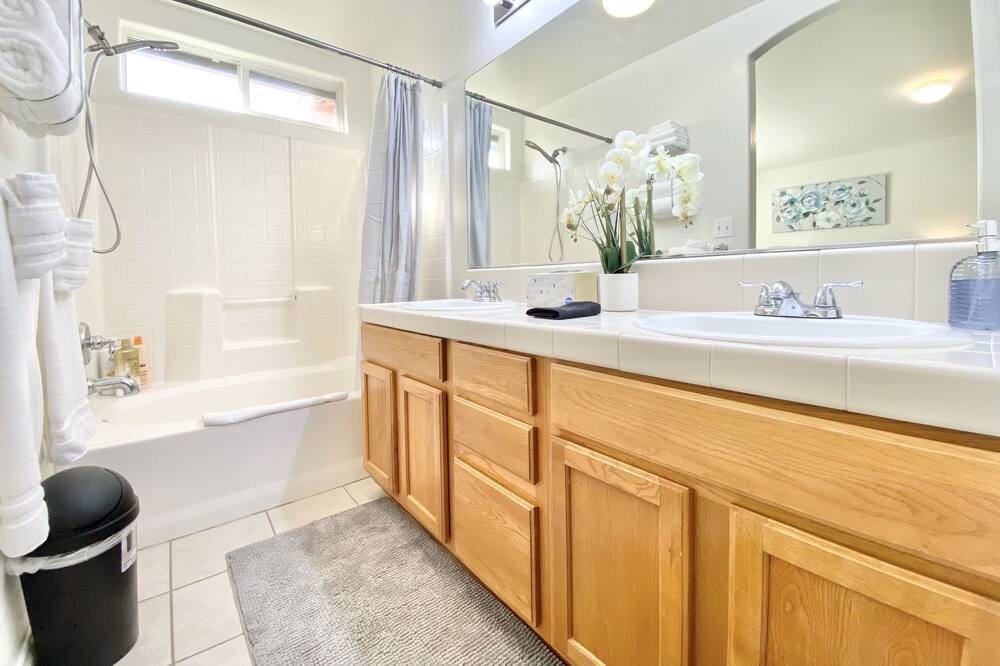 Photo of Bathroom in Rosedale