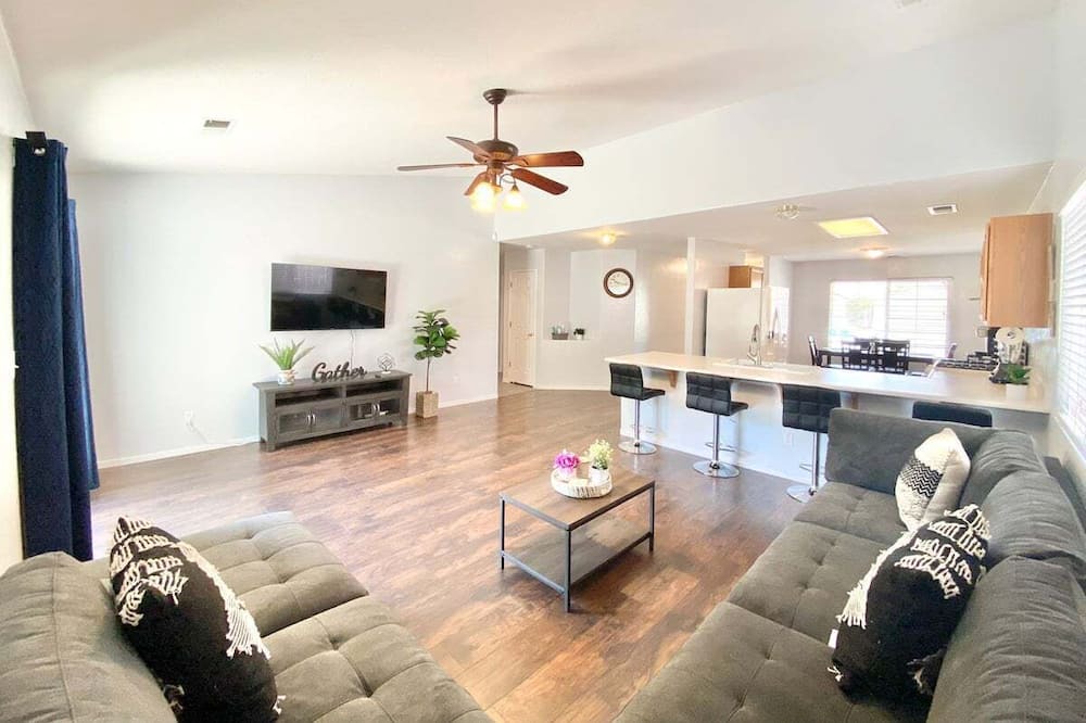 Photo of Livingroom in Visalia