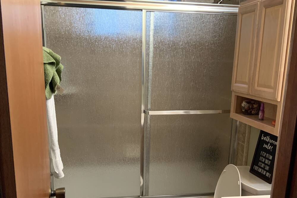 Photo of Bathroom in Groveland