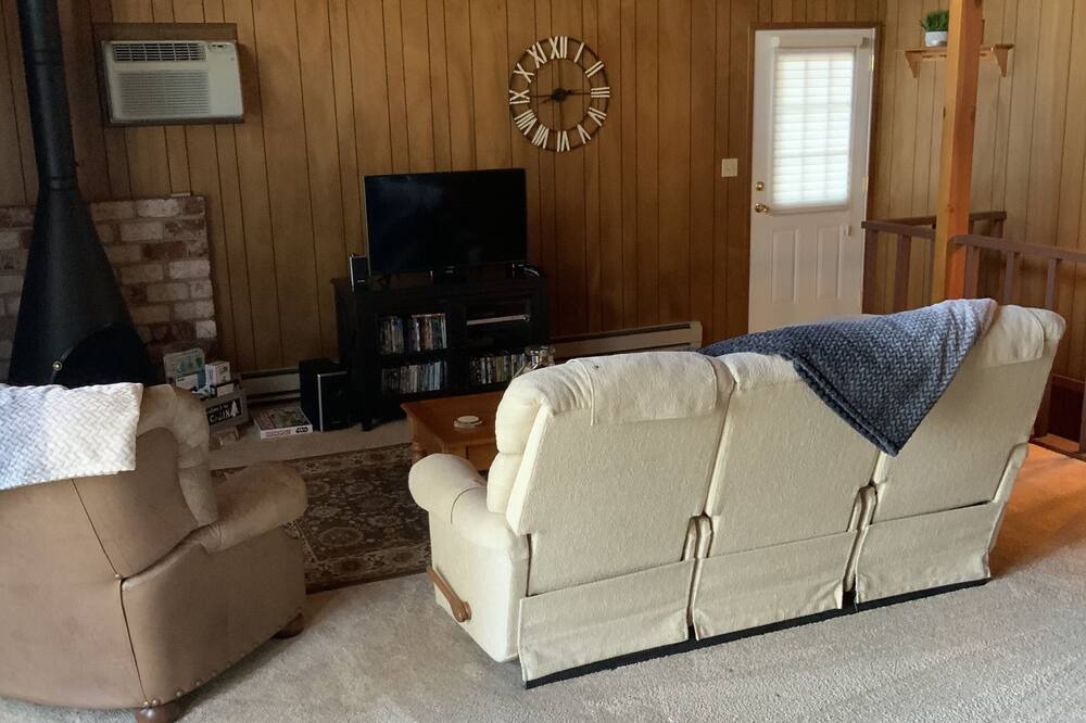 Photo of Livingroom in Groveland
