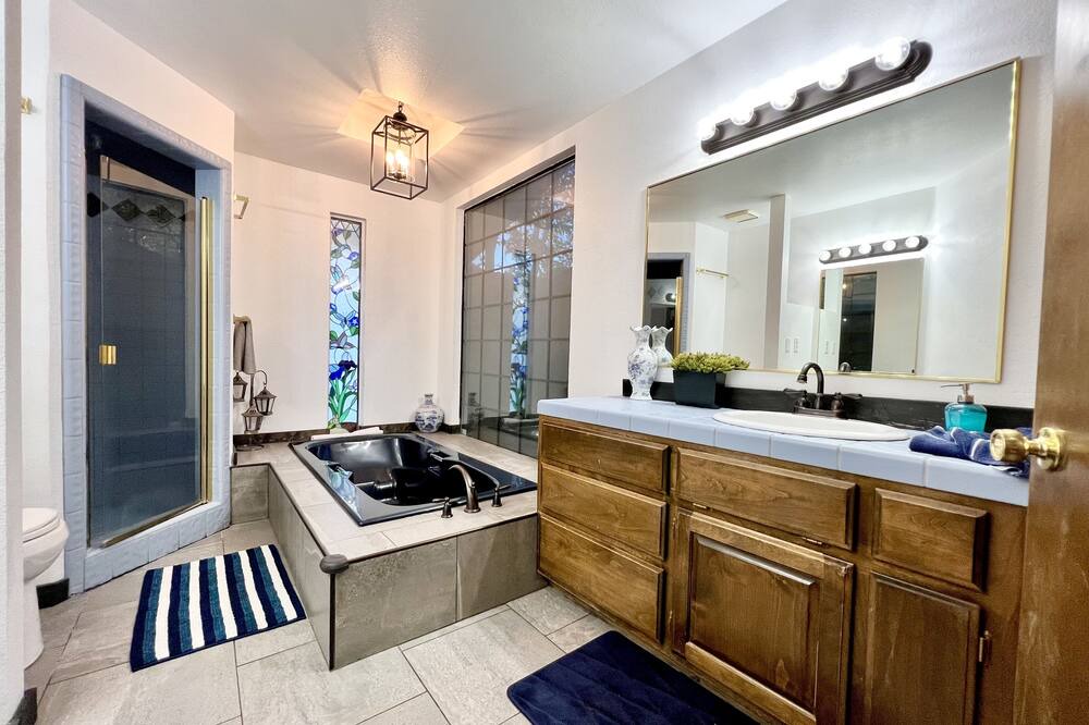 Photo of Bathroom in Mariposa