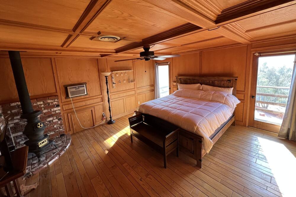Photo of Bedroom in Bodfish