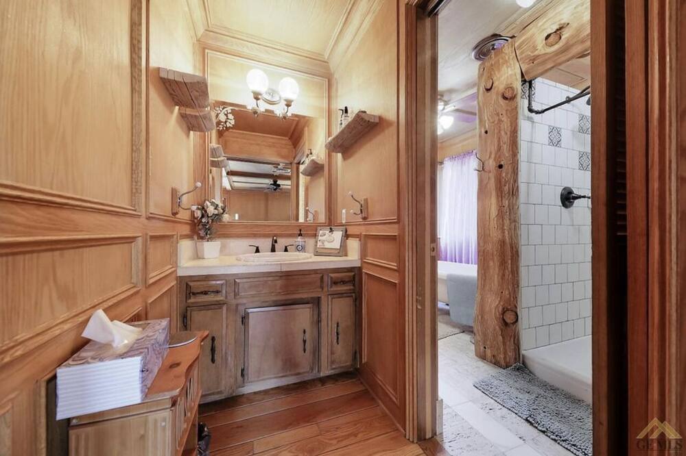 Photo of Bathroom in Bodfish