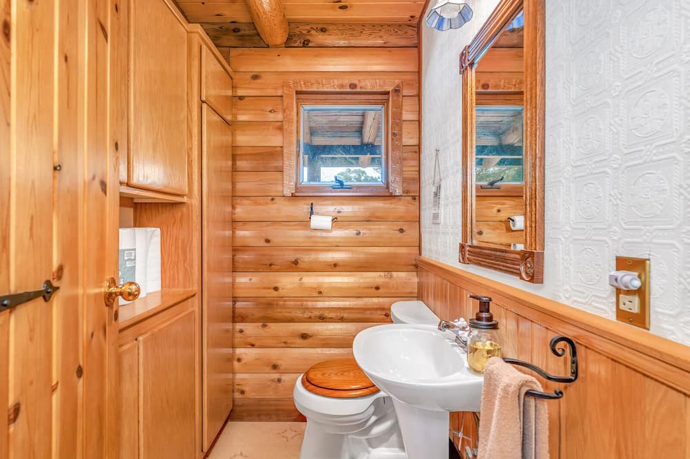Photo of Bathroom in Coulterville