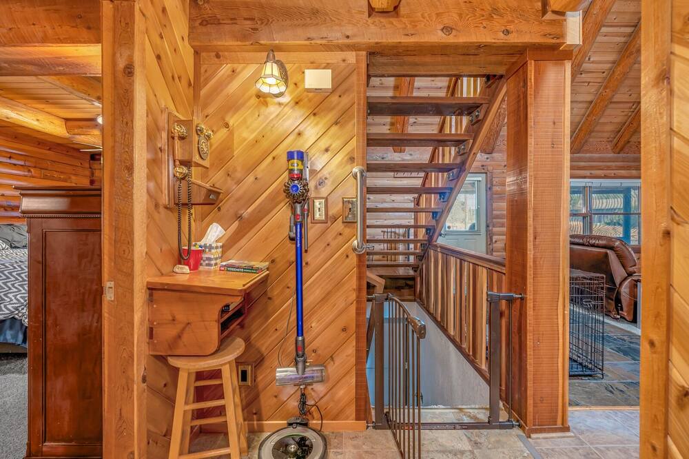 Photo of Livingroom in Coulterville